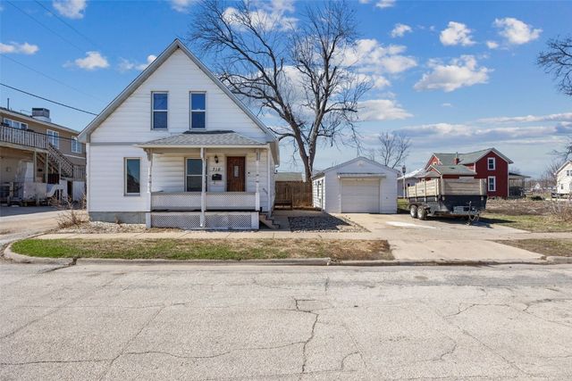 718 4th Street NW, Cedar Rapids, IA 52405