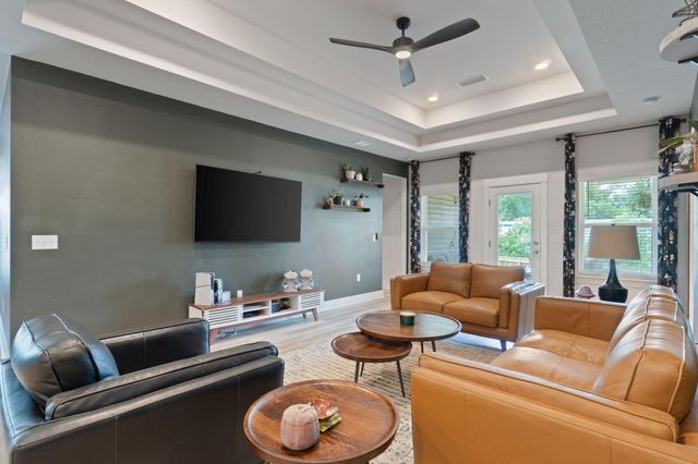 253 Camellia Dr, Cantonment, FL 32533