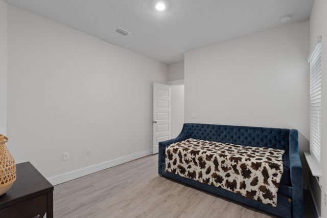 253 Camellia Dr, Cantonment, FL 32533