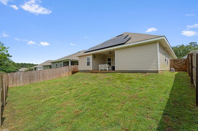 253 Camellia Dr, Cantonment, FL 32533