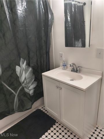 3383 W 98th Street, Cleveland, OH 44102