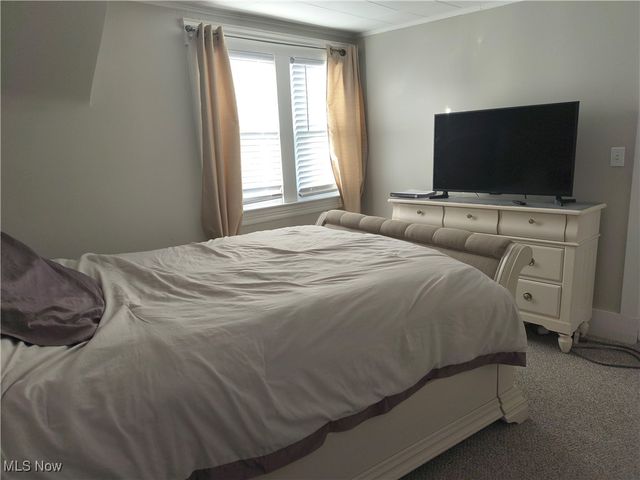 3383 W 98th Street, Cleveland, OH 44102