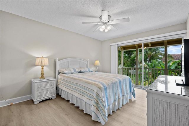 251 SEABREEZE Circle, Jupiter, FL 33477