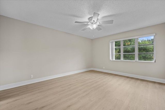 251 SEABREEZE Circle, Jupiter, FL 33477