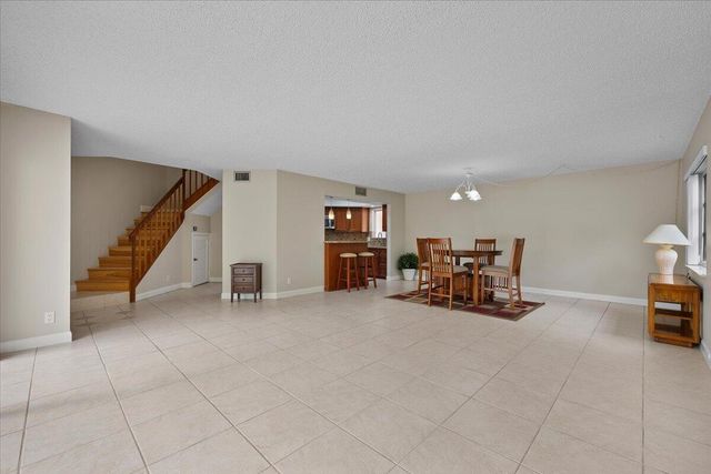 251 SEABREEZE Circle, Jupiter, FL 33477