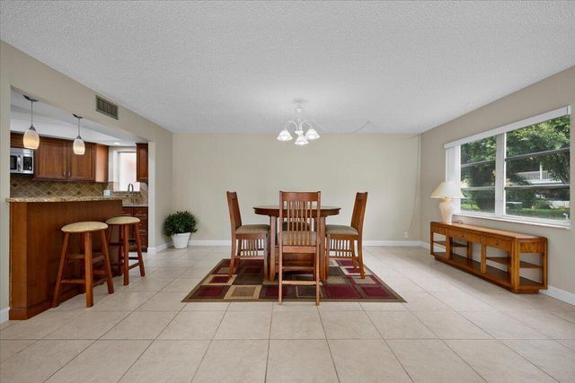 251 SEABREEZE Circle, Jupiter, FL 33477