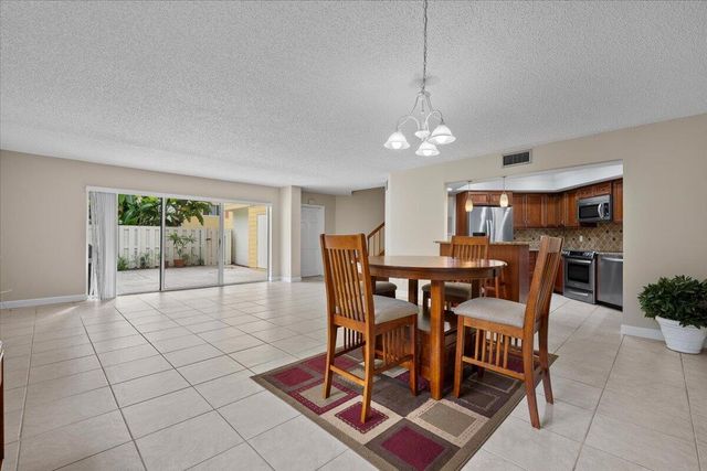 251 SEABREEZE Circle, Jupiter, FL 33477