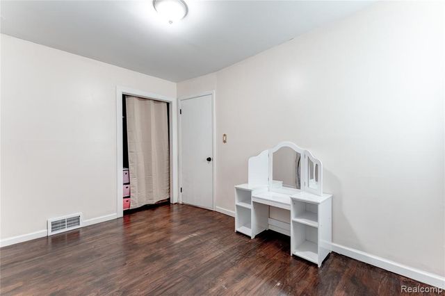 25158 Arlington Street, Roseville, MI 48066