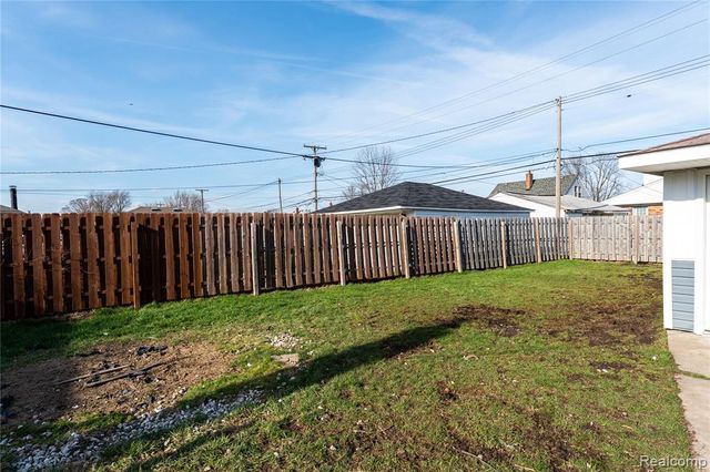 25158 Arlington Street, Roseville, MI 48066