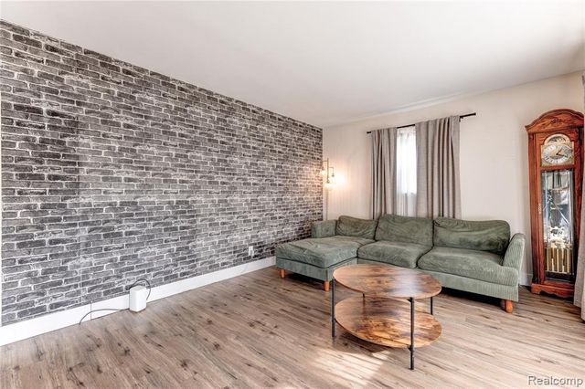 25158 Arlington Street, Roseville, MI 48066