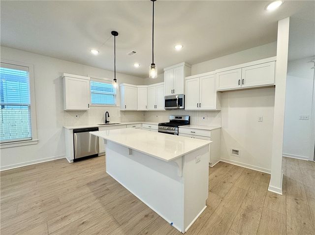 5911 SW Bear Creek Avenue, Bentonville, AR 72713