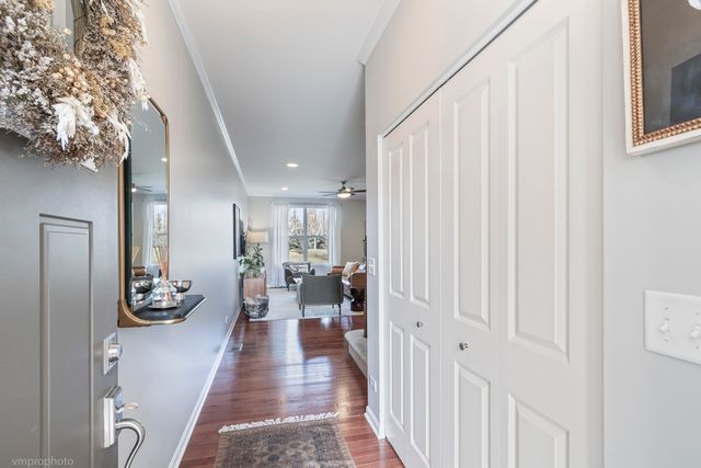 28 E Moseley Road, Palatine, IL 60074