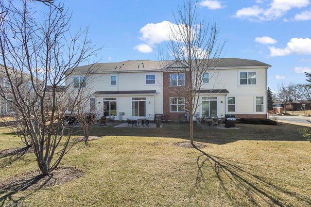 28 E Moseley Road, Palatine, IL 60074