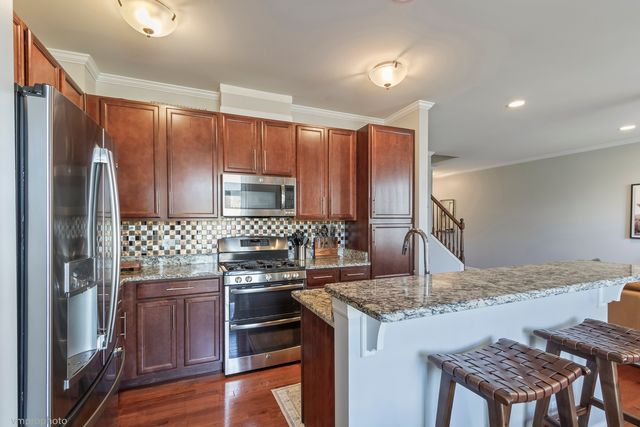 28 E Moseley Road, Palatine, IL 60074