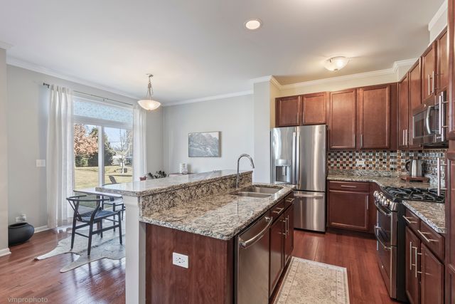 28 E Moseley Road, Palatine, IL 60074