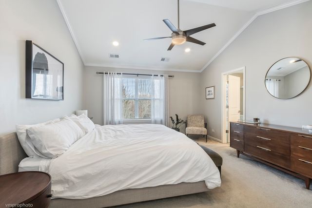 28 E Moseley Road, Palatine, IL 60074