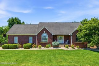 287 Cedar Place Dr, Shepherdsville, KY 40165