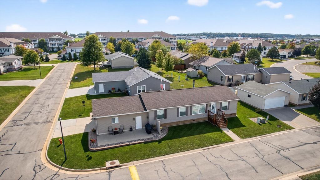 506 Peony Street SE, Rochester, MN 55904