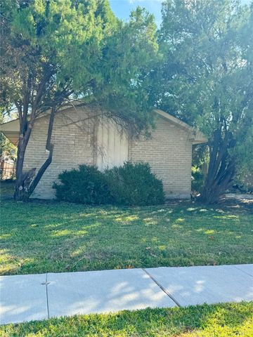 926 Key Colony Drive, Garland, TX 75043