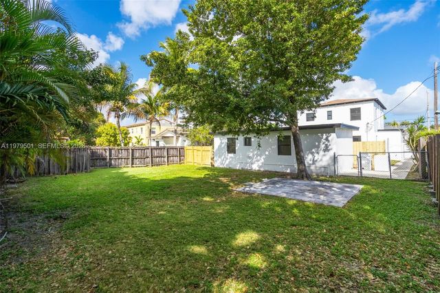 130 SW 31st Ct 2, Miami, FL 33135