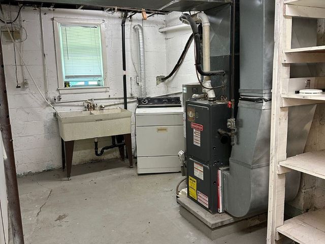 23 Virginia Dr, Lincoln Boro, PA 15133
