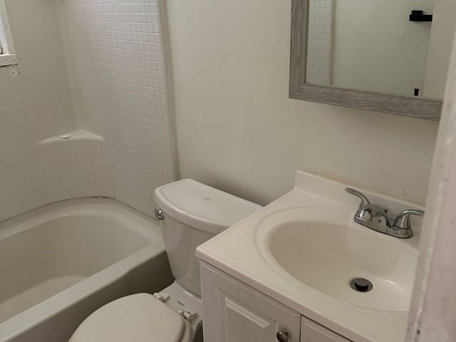 23 Virginia Dr, Lincoln Boro, PA 15133