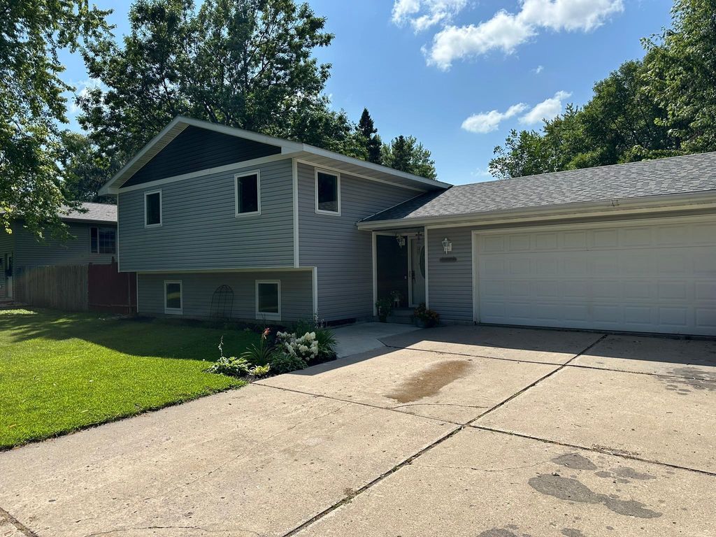 700 17th Street SE, Willmar, MN 56201