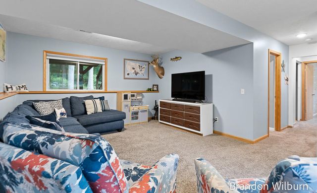 938 Kusterer Drive NW, Grand Rapids, MI 49534