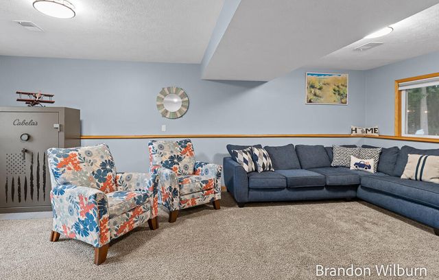 938 Kusterer Drive NW, Grand Rapids, MI 49534
