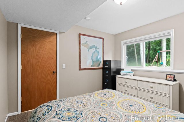 938 Kusterer Drive NW, Grand Rapids, MI 49534