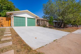 5765 Palo Blanco LN B, Austin, TX 78744
