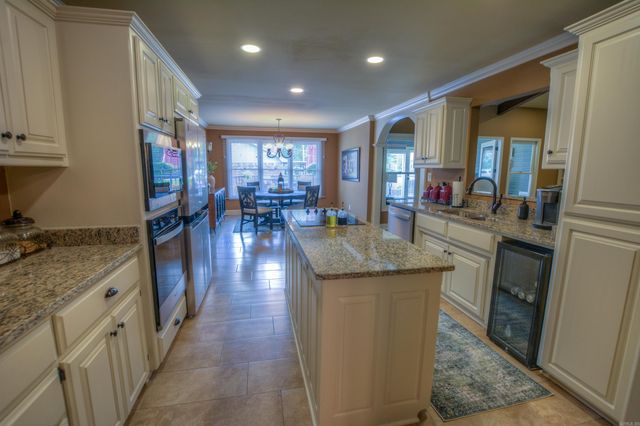 105 Waters Edge Cove, Hot Springs, AR 71901