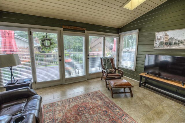 105 Waters Edge Cove, Hot Springs, AR 71901