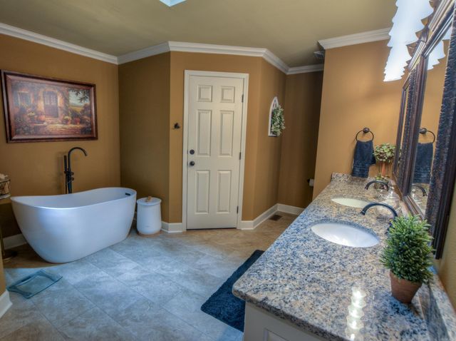 105 Waters Edge Cove, Hot Springs, AR 71901