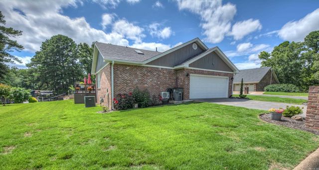 105 Waters Edge Cove, Hot Springs, AR 71901