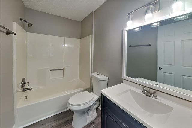 4902 Sturbridge NE Crescent, Roswell, GA 30075