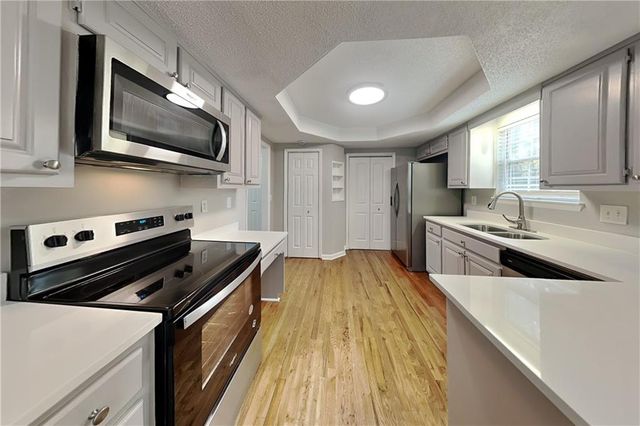 4902 Sturbridge NE Crescent, Roswell, GA 30075