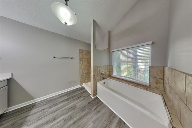 4902 Sturbridge NE Crescent, Roswell, GA 30075