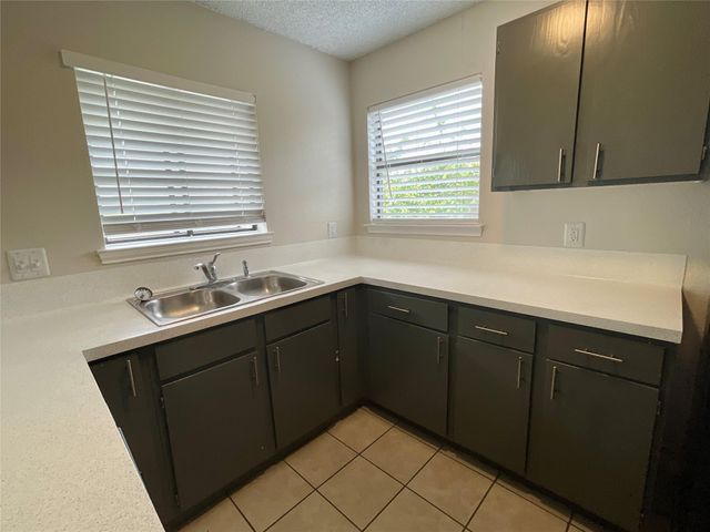 3707 Buffalo Springs TRL 301, Georgetown, TX 78628
