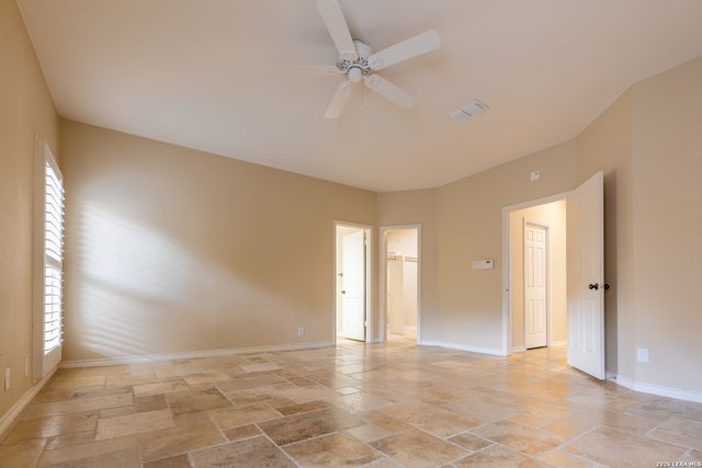 6 Cottesmore Ct, San Antonio, TX 78218