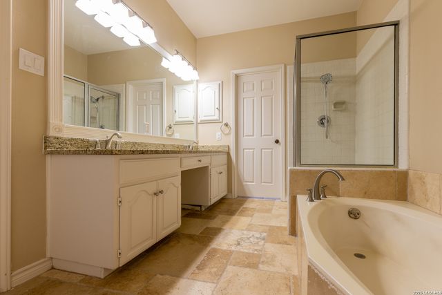 6 Cottesmore Ct, San Antonio, TX 78218