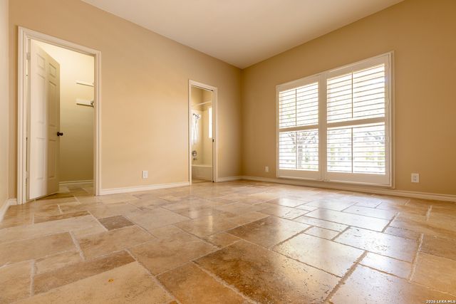6 Cottesmore Ct, San Antonio, TX 78218