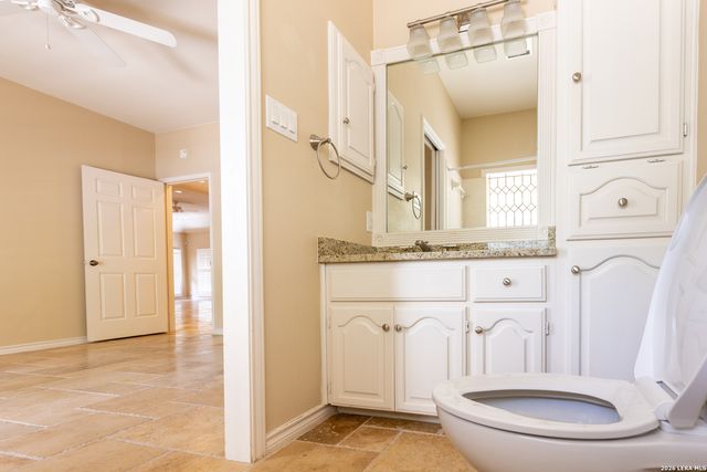 6 Cottesmore Ct, San Antonio, TX 78218