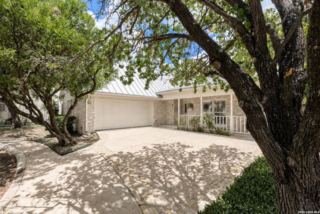 6 Cottesmore Ct, San Antonio, TX 78218