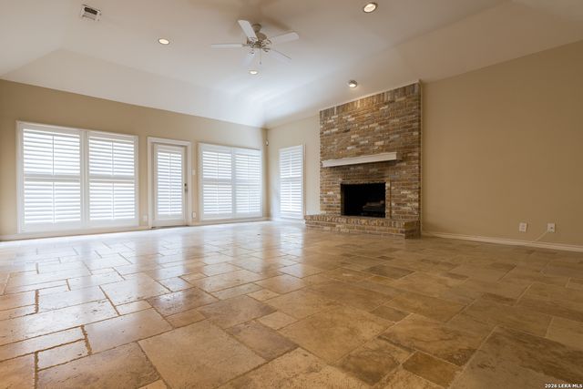 6 Cottesmore Ct, San Antonio, TX 78218