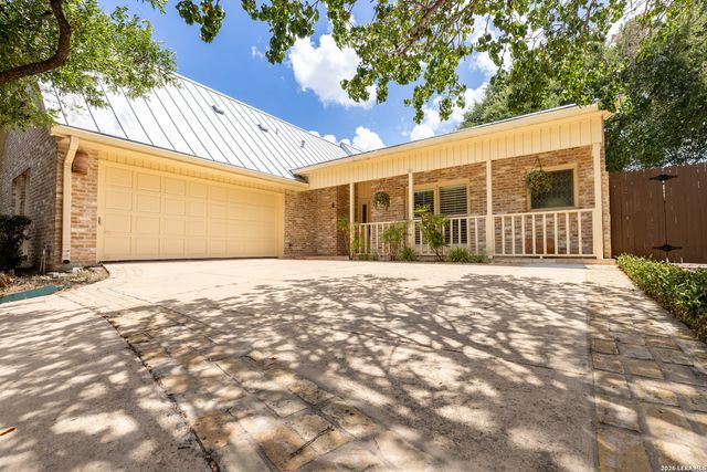 6 Cottesmore Ct, San Antonio, TX 78218