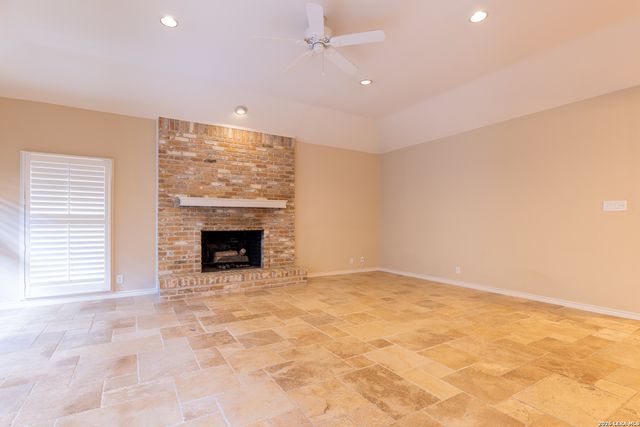 6 Cottesmore Ct, San Antonio, TX 78218