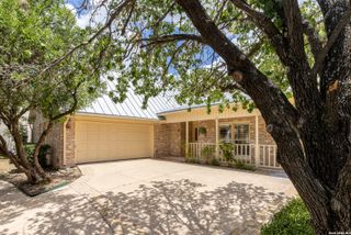 6 Cottesmore Ct, San Antonio, TX 78218