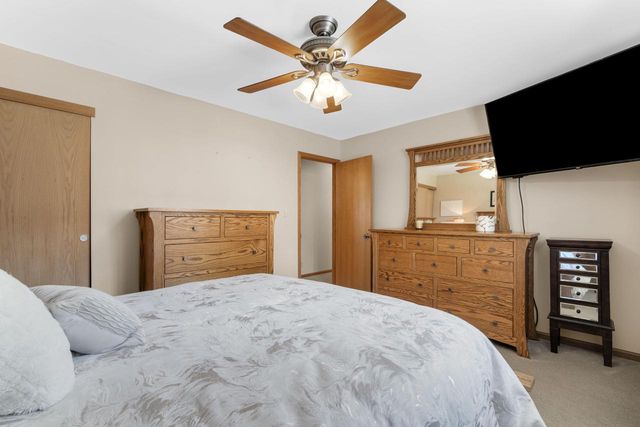 533 Oakland AVENUE, Mukwonago, WI 53149