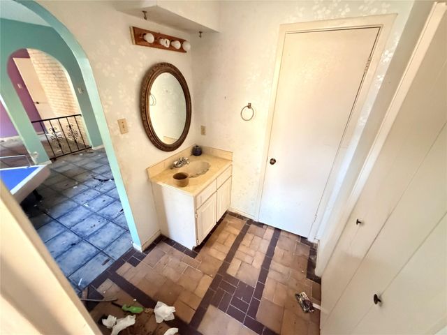 3400 Coachlight Lane, Baytown, TX 77521